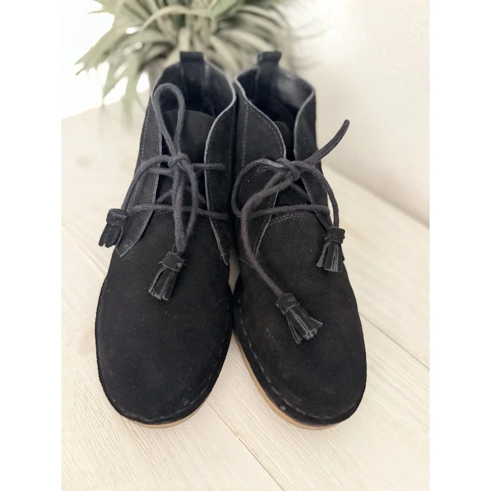 Tommy Bahama Ankle‎ Boots Women Size 9 Evert Black Suede Leather Chukka Tassel